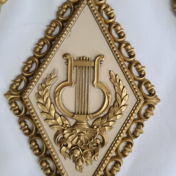 Vintage 70s Homco gold cream wall plaques four classical motifs 8 x 14 - Picture 4 of 7
